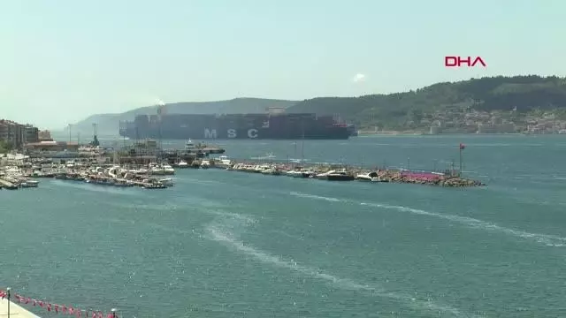 ÇANAKKALE BOĞAZI, DEV GEMİLERİN GEÇİŞİ İÇİN 9 SAAT TEK YÖNLÜ TRAFİĞE KAPATILDI ÇANAKKALE BOĞAZI, DEV GEMİLERİN GEÇİŞİ İÇİN 9 SAAT TEK YÖNLÜ TRAFİĞE KAPATILDI