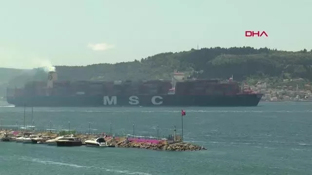 ÇANAKKALE BOĞAZI, DEV GEMİLERİN GEÇİŞİ İÇİN 9 SAAT TEK YÖNLÜ TRAFİĞE KAPATILDI ÇANAKKALE BOĞAZI, DEV GEMİLERİN GEÇİŞİ İÇİN 9 SAAT TEK YÖNLÜ TRAFİĞE KAPATILDI