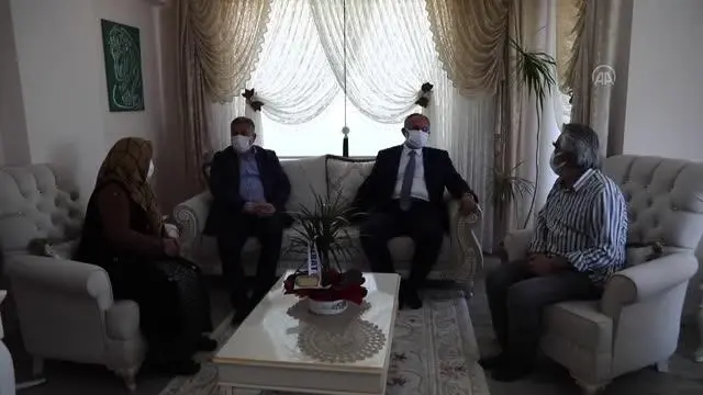 Çubuk'ta şehit aileleri ve gazilere bayram ziyareti Çubuk'ta şehit aileleri ve gazilere bayram ziyareti