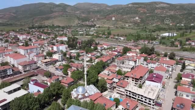 Gölbaşı'nda cadde ve sokaklar sessiz kaldı Gölbaşı'nda cadde ve sokaklar sessiz kaldı