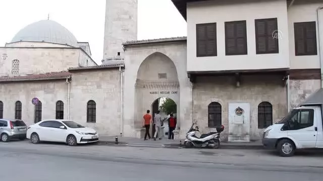Doğu Anadolu'da bayram namazı eda edildi Doğu Anadolu'da bayram namazı eda edildi