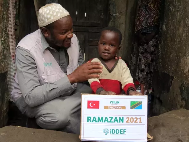 İnsana Değer Veren Dernekler Federasyonu, ramazan yardımlarını ihtiyaç sahiplerine ulaştırdı İnsana Değer Veren Dernekler Federasyonu, ramazan yardımlarını ihtiyaç sahiplerine ulaştırdı