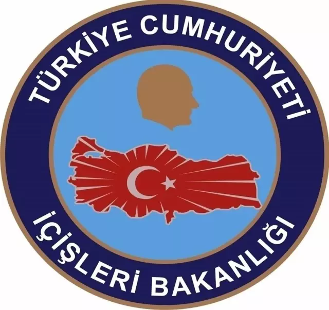 İçişleri Bakanlığı: 'Türkiye-İran sınırında terör saldırısında bir özel harekat polisimiz şehit oldu' İçişleri Bakanlığı: 'Türkiye-İran sınırında terör saldırısında bir özel harekat polisimiz şehit oldu'