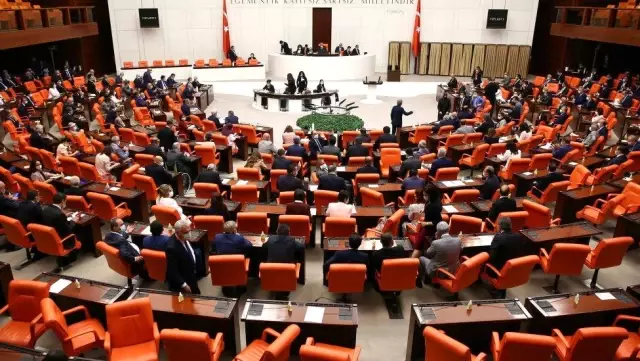 İYİ Parti 'iyileştirilmiş ve güçlendirilmiş parlamenter sistem' önerecek: 'Cumhurbaşkanı tarafsız olmalı' İYİ Parti 'iyileştirilmiş ve güçlendirilmiş parlamenter sistem' önerecek: 'Cumhurbaşkanı tarafsız olmalı'