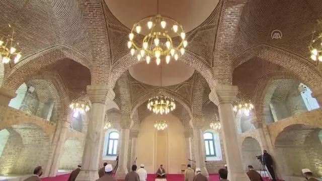 Karabağ'ın sembol şehri Şuşa'da 29 yıl sonra ilk bayram namazı kılındı Karabağ'ın sembol şehri Şuşa'da 29 yıl sonra ilk bayram namazı kılındı