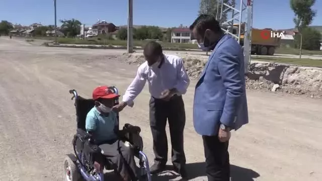 Son dakika haberi! Karşılaştığı başkandan akülü araç istemişti, engelli Veysel'e bayram sürprizi Son dakika haberi! Karşılaştığı başkandan akülü araç istemişti, engelli Veysel'e bayram sürprizi
