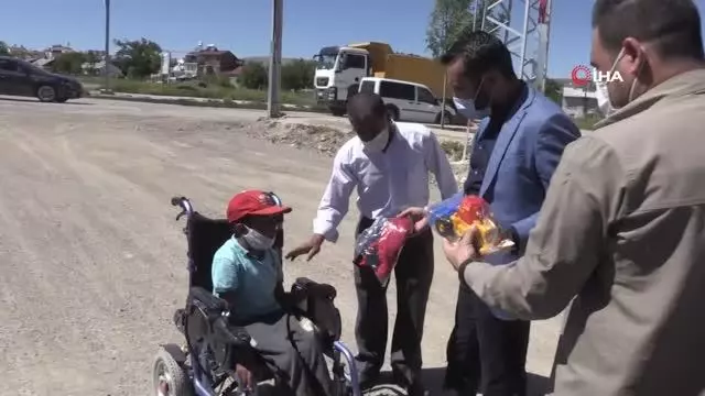 Son dakika haberi! Karşılaştığı başkandan akülü araç istemişti, engelli Veysel'e bayram sürprizi Son dakika haberi! Karşılaştığı başkandan akülü araç istemişti, engelli Veysel'e bayram sürprizi