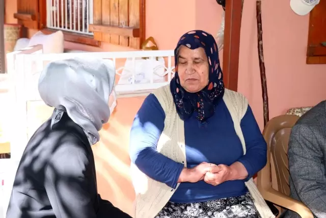 Kaymakam Akduman ve Başkan Çay'dan şehit ailelerine ziyaret Kaymakam Akduman ve Başkan Çay'dan şehit ailelerine ziyaret