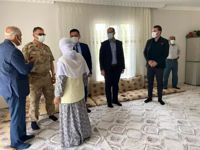 Son dakika yaşam: Kaymakam Türkmen, şehit yakınlarının bayramını kutladı