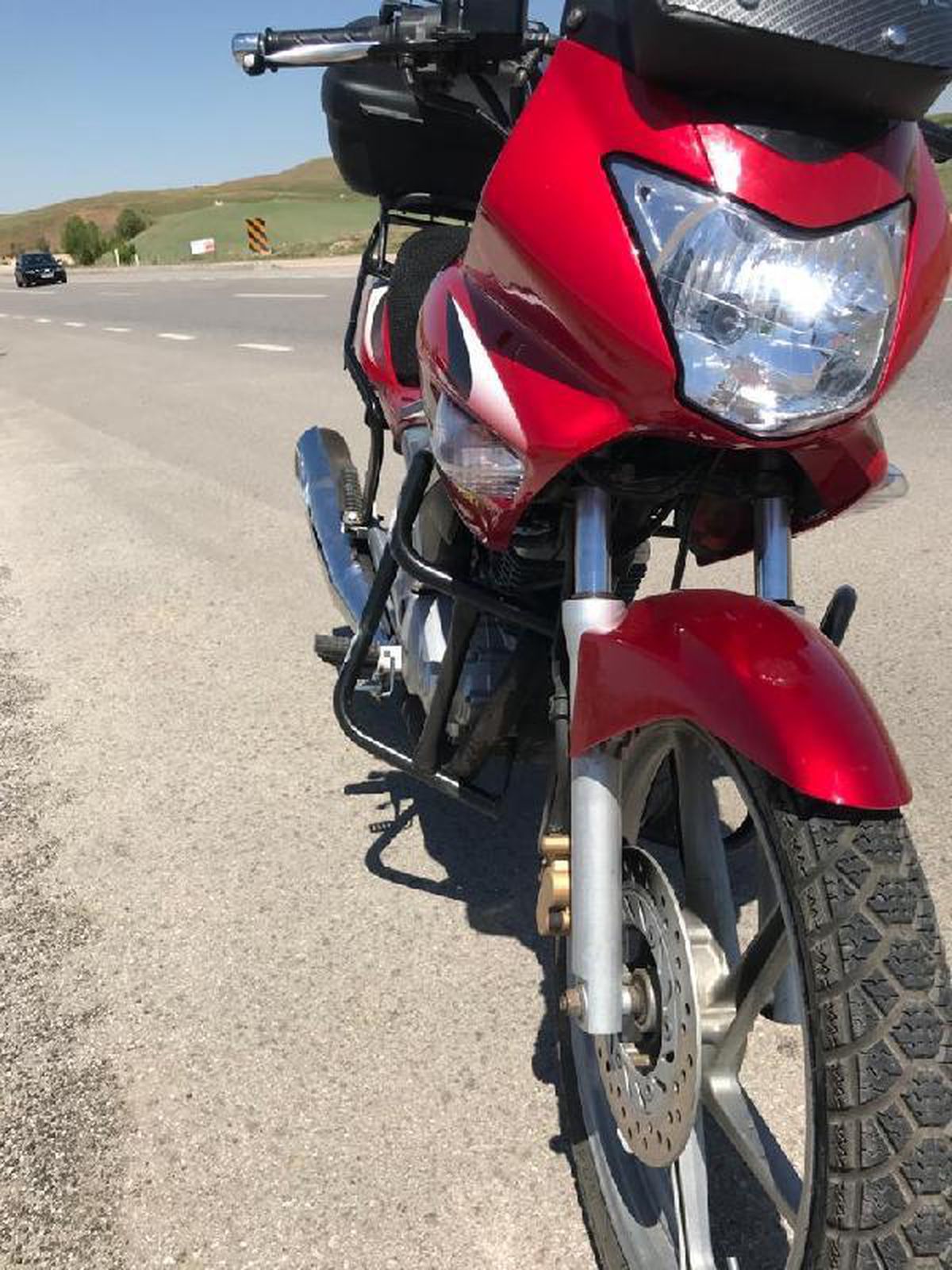 Son Dakika | Kırıkkale'de bariyere sürten motosikletten düşen Berkay, öldü