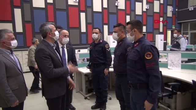 KIRIKKALE VALİ SEZER'DEN GÖREV BAŞINDAKİ PERSONELE BAYRAM ZİYARETİ KIRIKKALE VALİ SEZER'DEN GÖREV BAŞINDAKİ PERSONELE BAYRAM ZİYARETİ