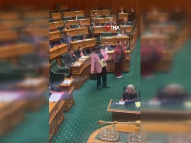 maorili vekil haka dansi yapti parlamento 14130474 o