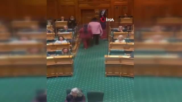 maorili vekil haka dansi yapti parlamento 2 14130474 o