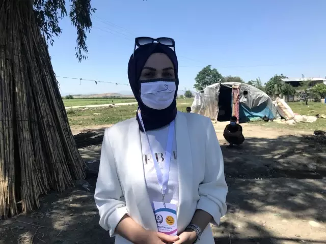 Şehit yakınlarından tarım işçisi çocuklarına bayramlık Şehit yakınlarından tarım işçisi çocuklarına bayramlık