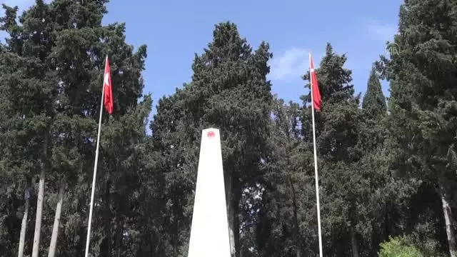 Son dakika haberi: Şehitliklerde hüzünlü bayram Son dakika haberi: Şehitliklerde hüzünlü bayram