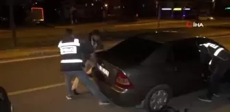 Vatan: Sevgilisini darp edip zorla kaçırmak isterken yakalandı, CD ve arabasının derdine düştü Vatan: Sevgilisini darp edip zorla kaçırmak isterken yakalandı, CD ve arabasının derdine düştü