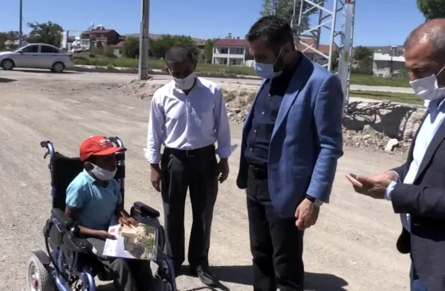 Son dakika haberi! Karşılaştığı başkandan akülü araç istemişti, engelli Veysel'e bayram sürprizi Son dakika haberi! Karşılaştığı başkandan akülü araç istemişti, engelli Veysel'e bayram sürprizi