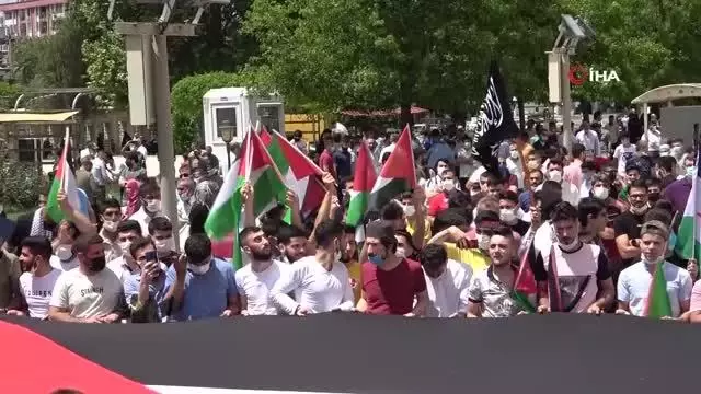 - Adana'da Cuma namazı sonrası Filistinliler için gıyabi cenaze namazı kıldı - Adana'da Cuma namazı sonrası Filistinliler için gıyabi cenaze namazı kıldı