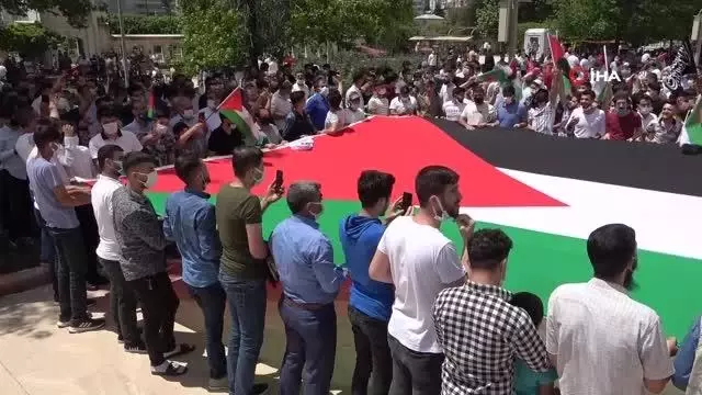 - Adana'da Cuma namazı sonrası Filistinliler için gıyabi cenaze namazı kıldı - Adana'da Cuma namazı sonrası Filistinliler için gıyabi cenaze namazı kıldı