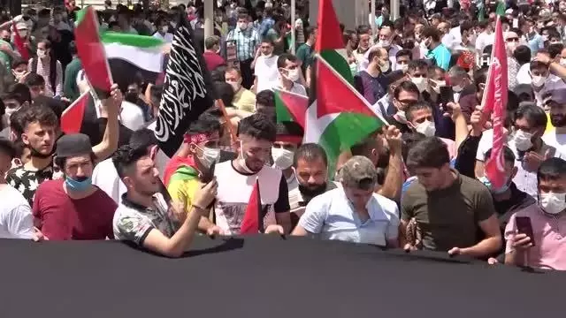 - Adana'da Cuma namazı sonrası Filistinliler için gıyabi cenaze namazı kıldı - Adana'da Cuma namazı sonrası Filistinliler için gıyabi cenaze namazı kıldı