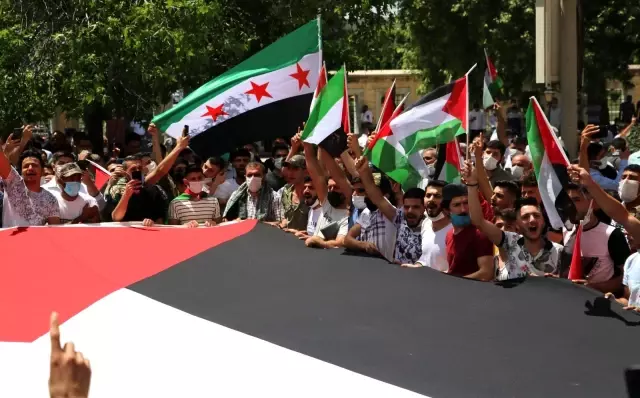 - Adana'da Cuma namazı sonrası Filistinliler için gıyabi cenaze namazı kıldı - Adana'da Cuma namazı sonrası Filistinliler için gıyabi cenaze namazı kıldı