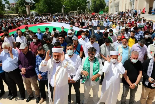 - Adana'da Cuma namazı sonrası Filistinliler için gıyabi cenaze namazı kıldı - Adana'da Cuma namazı sonrası Filistinliler için gıyabi cenaze namazı kıldı