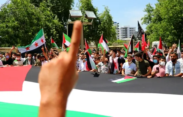 - Adana'da Cuma namazı sonrası Filistinliler için gıyabi cenaze namazı kıldı - Adana'da Cuma namazı sonrası Filistinliler için gıyabi cenaze namazı kıldı