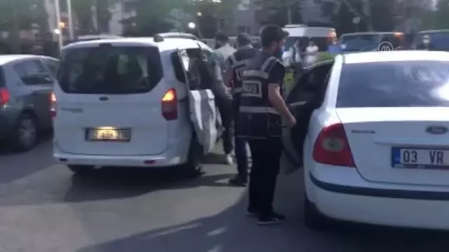 AFYONKARAHİSAR - 2 kişi pompalı tüfekle yaralandı AFYONKARAHİSAR - 2 kişi pompalı tüfekle yaralandı