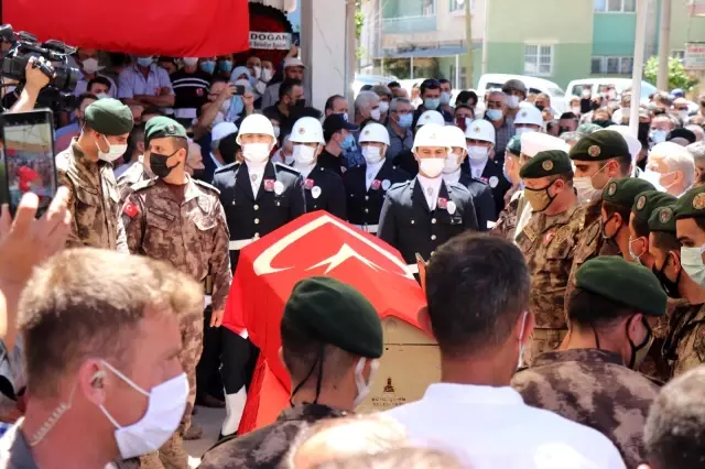 Ağrı'da şehit düşen özel harekatçı Denizli'de toprağa verildi Ağrı'da şehit düşen özel harekatçı Denizli'de toprağa verildi