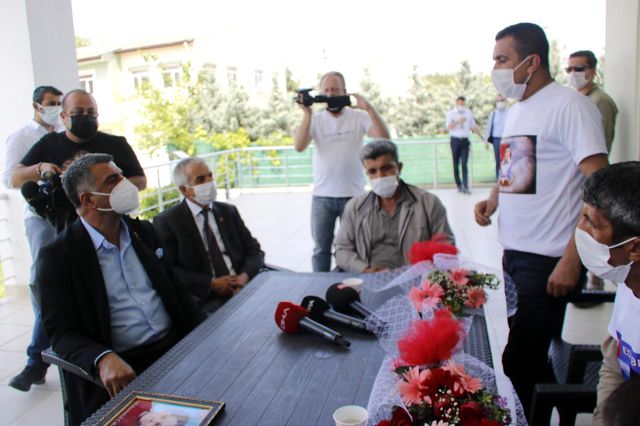 ailelerden chp ye cekin elinizi hdp den tepki 2 14132492 o
