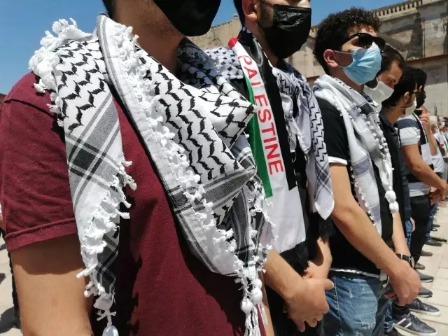 Gazze ve Kudüs şehitleri için Şanlıurfa'da gıyabi cenaze namazı kılındı Gazze ve Kudüs şehitleri için Şanlıurfa'da gıyabi cenaze namazı kılındı