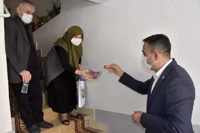 Başkan Erdoğan bayram sevincini vatandaşlarla paylaştı Başkan Erdoğan bayram sevincini vatandaşlarla paylaştı