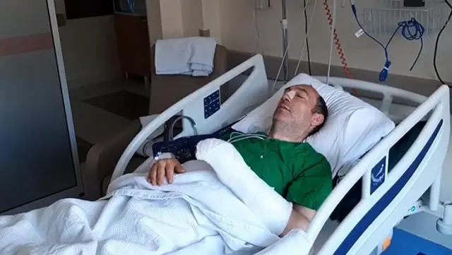 'Bayram temizliği gürültüsü' nedeniyle komşuları tarafından öldüresiye dövülen profesör hastanelik oldu 'Bayram temizliği gürültüsü' nedeniyle komşuları tarafından öldüresiye dövülen profesör hastanelik oldu
