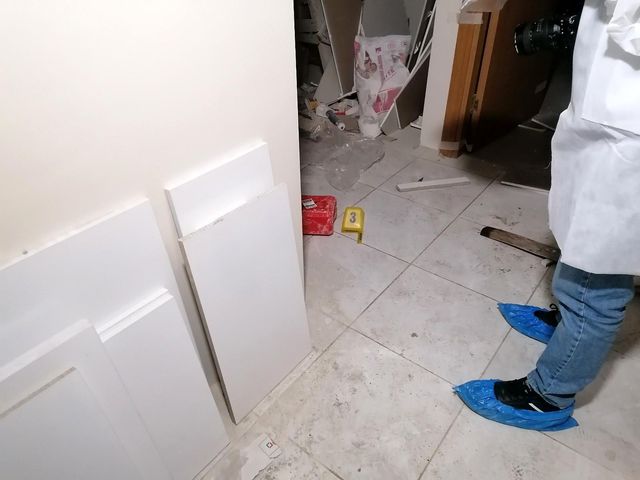 benzin dokulup yakilan dairede patlama 6 14131311 o