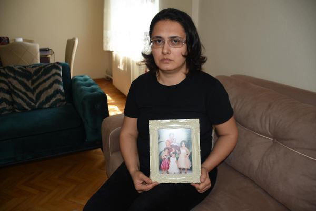 Depremde 2 kızını kaybeden annenin buruk bayramı