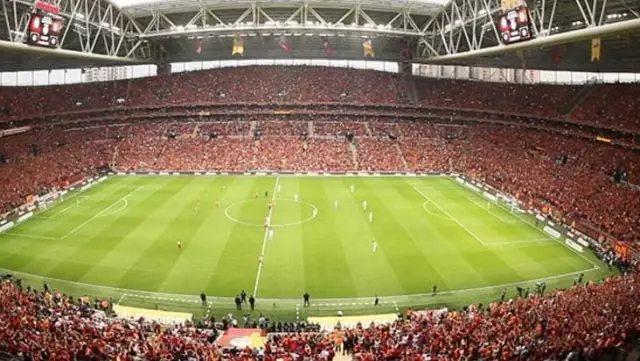 Galatasaray, yaptırımları göze alarak şampiyonluk maçında tribünleri dolduracak Galatasaray, yaptırımları göze alarak şampiyonluk maçında tribünleri dolduracak