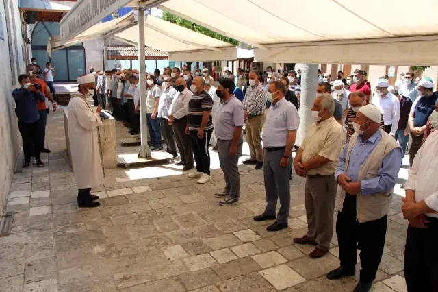 - Adana'da Cuma namazı sonrası Filistinliler için gıyabi cenaze namazı kıldı - Adana'da Cuma namazı sonrası Filistinliler için gıyabi cenaze namazı kıldı