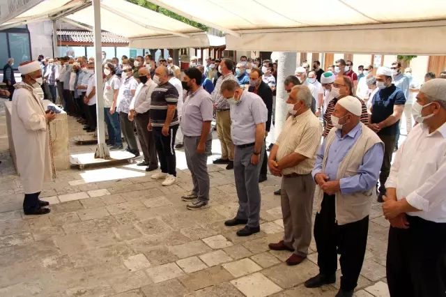 - Adana'da Cuma namazı sonrası Filistinliler için gıyabi cenaze namazı kıldı - Adana'da Cuma namazı sonrası Filistinliler için gıyabi cenaze namazı kıldı