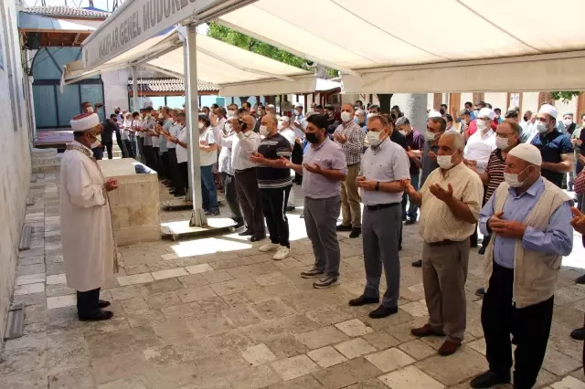 - Adana'da Cuma namazı sonrası Filistinliler için gıyabi cenaze namazı kıldı - Adana'da Cuma namazı sonrası Filistinliler için gıyabi cenaze namazı kıldı