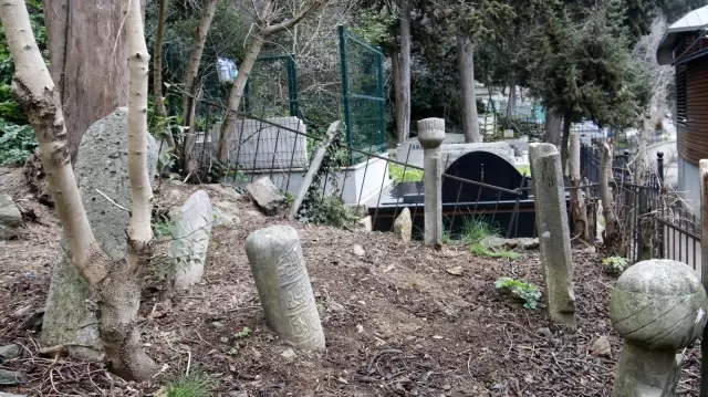 İstanbul'un İlk Müslüman Mezarları çalınıyor İstanbul'un İlk Müslüman Mezarları çalınıyor