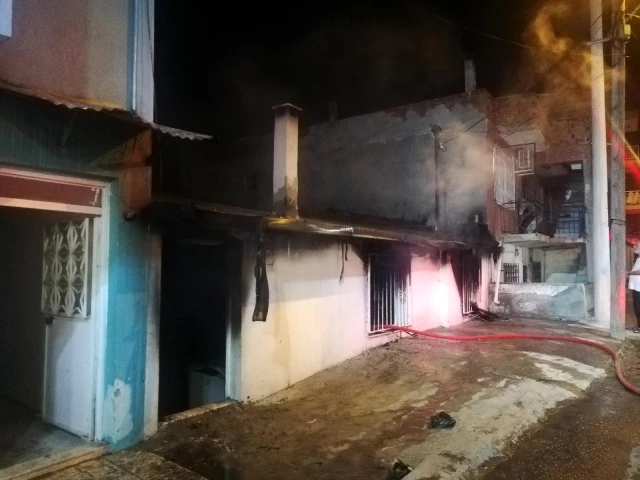 İzmir'de müstakil ev yangınında kundaklama şüphesi