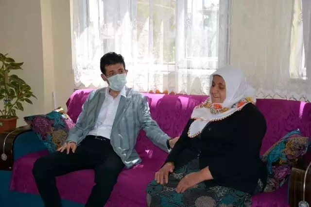 Kaymakam Kaçmaz'dan gazi ve şehit ailelerine bayram ziyareti Kaymakam Kaçmaz'dan gazi ve şehit ailelerine bayram ziyareti