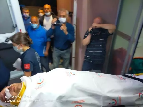 Kazdağları'nda freni boşalan hafif ticari araç şarampole yuvarlandı 1 ölü, 3 yaralı Kazdağları'nda freni boşalan hafif ticari araç şarampole yuvarlandı 1 ölü, 3 yaralı