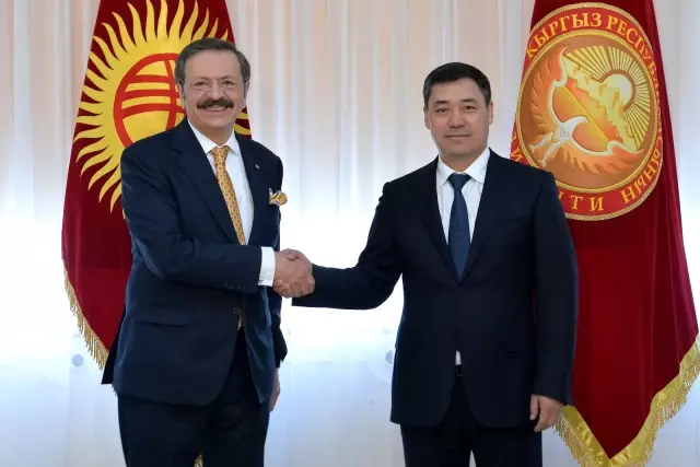 - Kırgızistan Cumhurbaşkanı Caparov, TOBB Başkanı Hisarcıklıoğlu'nu kabul etti - Kırgızistan Cumhurbaşkanı Caparov, TOBB Başkanı Hisarcıklıoğlu'nu kabul etti