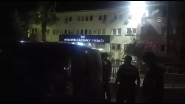 Son dakika haberi: Mersin'de trafik kazasına karıştıkları kişiyi darbettikleri gerekçesiyle gözaltına alınan 3 kişiden ikisi tutuklandı Son dakika haberi: Mersin'de trafik kazasına karıştıkları kişiyi darbettikleri gerekçesiyle gözaltına alınan 3 kişiden ikisi tutuklandı