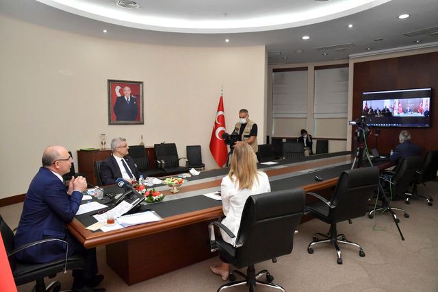 mhp de partiler arasi bayramlasma video 11 14132093 o