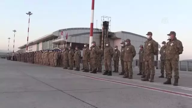 Son dakika haber... PKK'lı teröristlerin taciz ateşi sonucu şehit olan özel harekat polisinin naaşı memleketine uğurlandı Son dakika haber... PKK'lı teröristlerin taciz ateşi sonucu şehit olan özel harekat polisinin naaşı memleketine uğurlandı