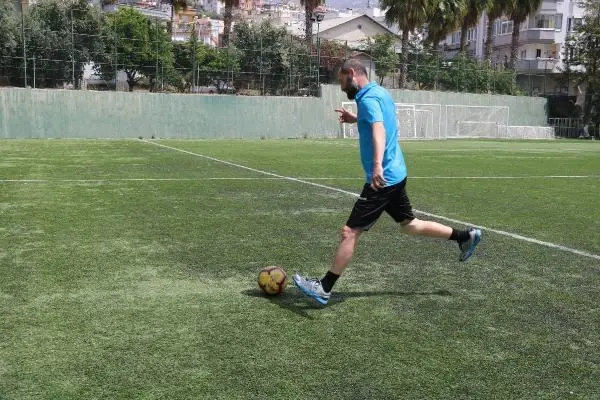 SPOR Protez bacaklı antrenör, Pro Lisans'ta dünyada ilk olmak istiyor SPOR Protez bacaklı antrenör, Pro Lisans'ta dünyada ilk olmak istiyor