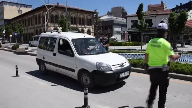 Ramazan Bayramı'nda da 'tam kapanma' sürecinde sessizlik hakim Ramazan Bayramı'nda da 'tam kapanma' sürecinde sessizlik hakim