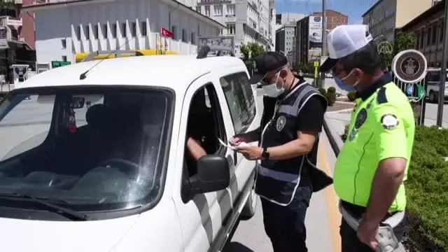 Ramazan Bayramı'nda da 'tam kapanma' sürecinde sessizlik hakim Ramazan Bayramı'nda da 'tam kapanma' sürecinde sessizlik hakim